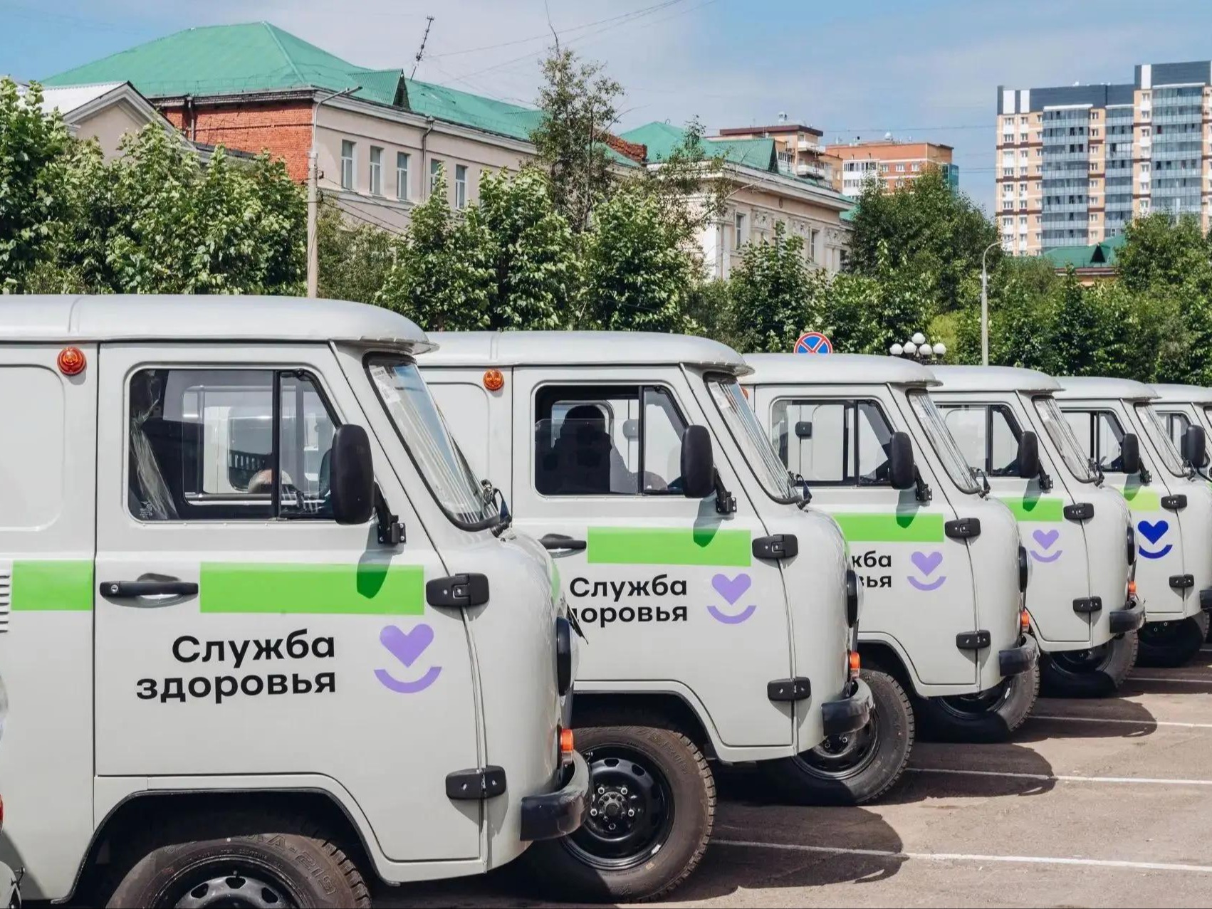 26 новых УАЗов передали в районные амбулатории и ФАПы.